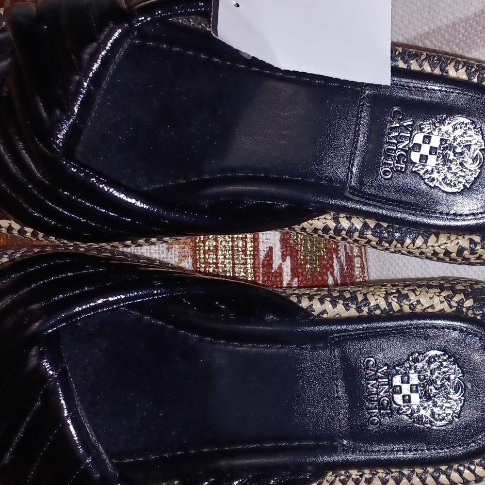 Ladies Slippers - Picture 2 of 5